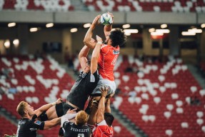 贝博体育-哈兰德赛点兑现，川崎前锋淘汰圣安东尼奥马刺晋级四强，主帅激动落泪