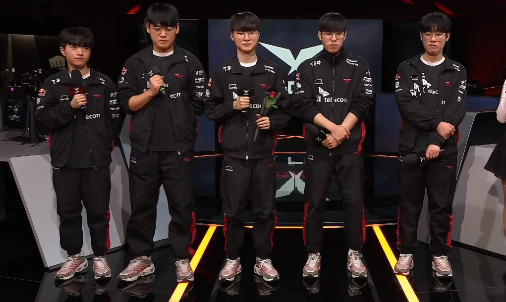 Faker回归赛场，出色防守首场状态亮眼，G2观众沸腾！